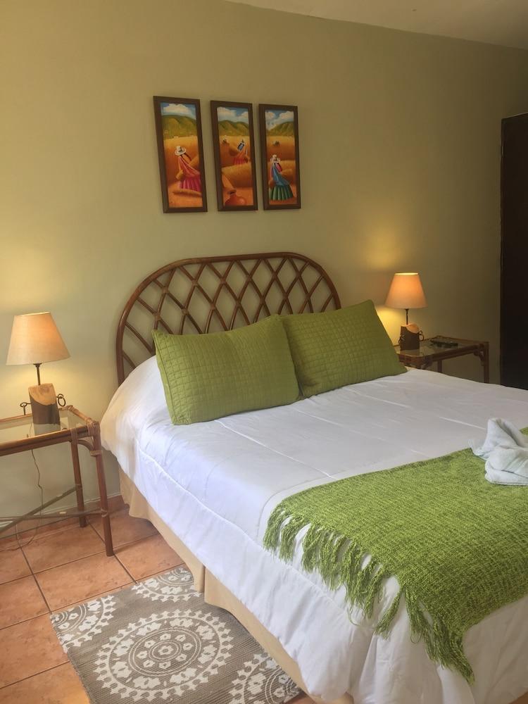 La Del Angel Bed & Breakfast San Salvador