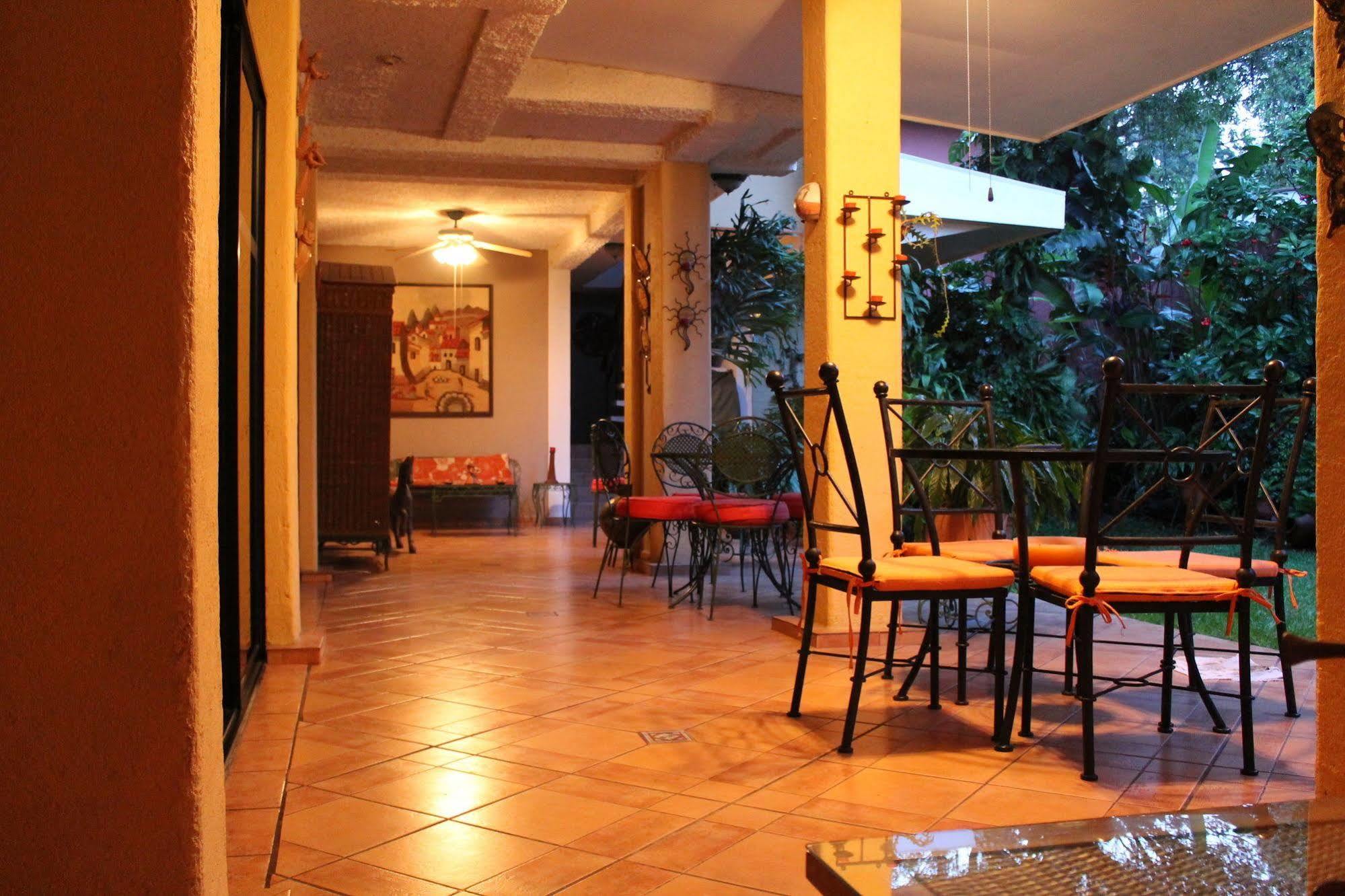 La Del Angel Bed & Breakfast San Salvador