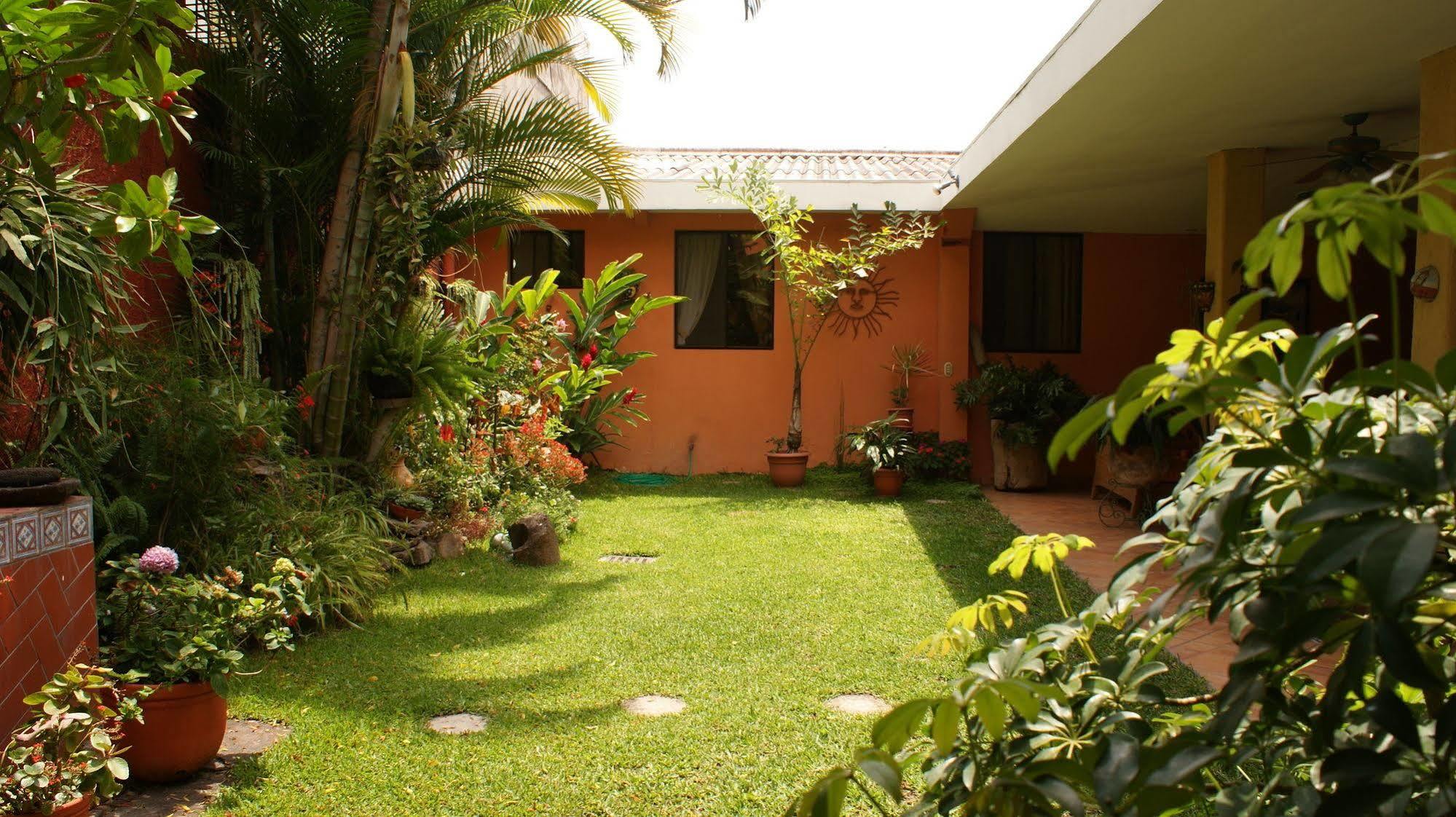 La Del Angel Bed & Breakfast
