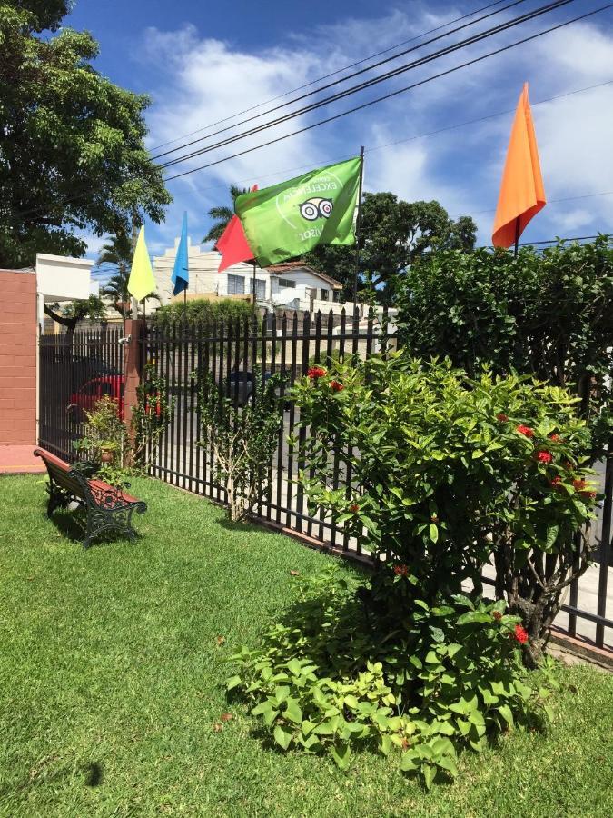 Bed and breakfast La Del Angel San Salvador